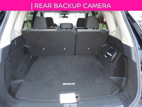 Used 2023 Nissan Rogue SV FWD image 13