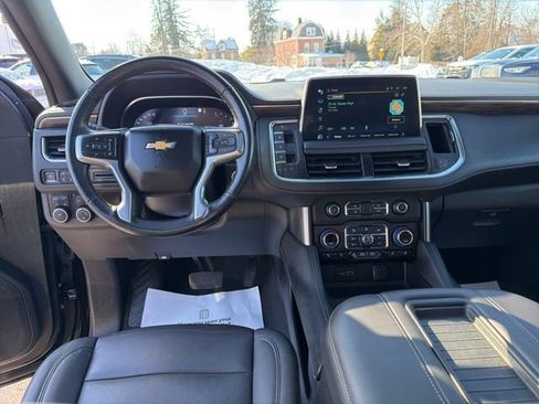 Used 2022 Chevrolet Suburban LT w/ LT Signature Plus Package image 18