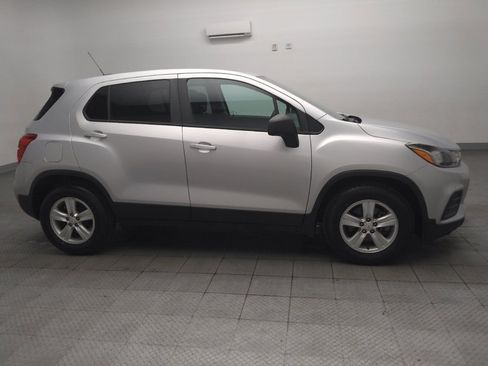 Used 2020 Chevrolet Trax LS w/ Tint and Cruise Package FWD image 11