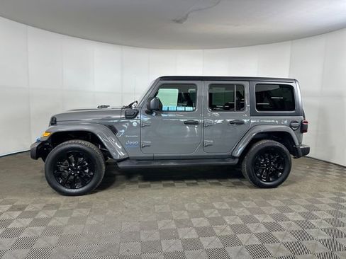 Used 2023 Jeep Wrangler Unlimited Sahara w/ Cold Weather Group AWD/4WD image 6