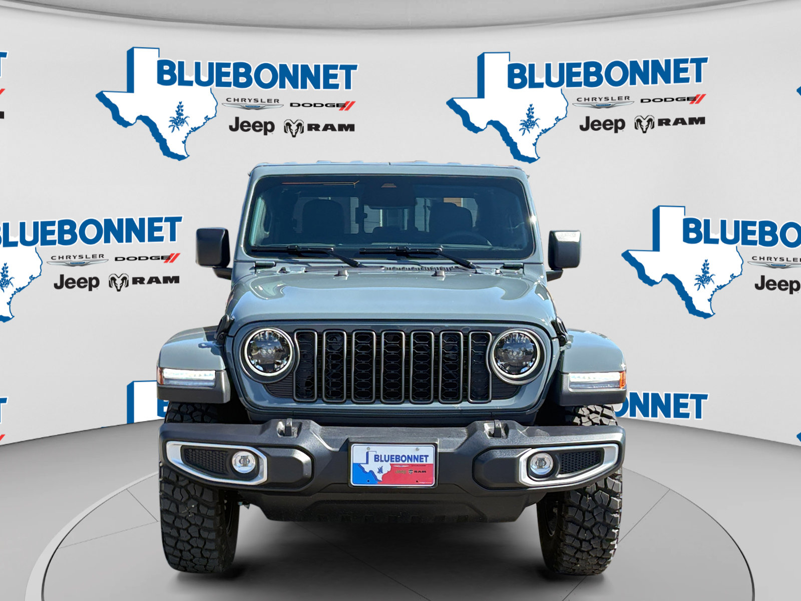 Used 2026 Jeep Gladiator Sport AWD/4WD image 2