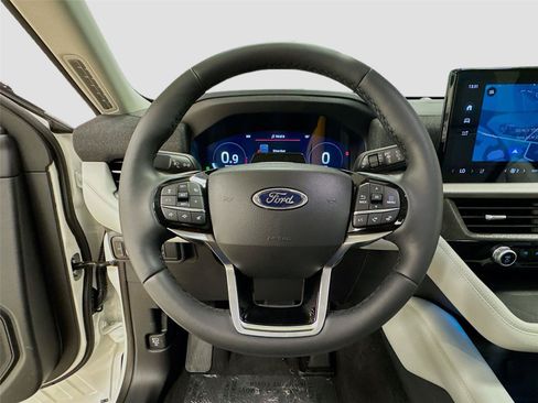New 2026 Ford Explorer Platinum w/ LUX Leather Package AWD/4WD image 11