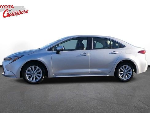 Used 2025 Toyota Corolla XLE image 10