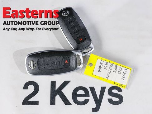 Used 2023 Nissan Pathfinder SL AWD/4WD image 25