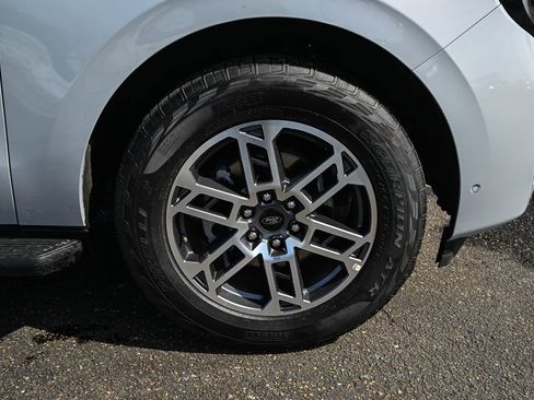 Certified 2025 Ford Expedition Active image 15