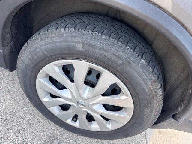 Used 2019 Nissan Rogue S FWD image 13