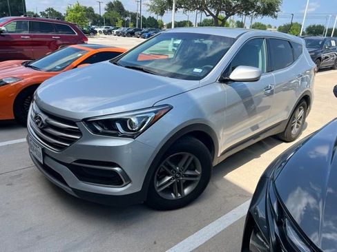 Used 2017 Hyundai Santa Fe Sport FWD image 1