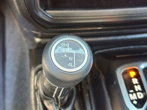 Used 2020 Jeep Gladiator Overland image 7