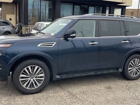 Used 2023 Nissan Armada SL image 5