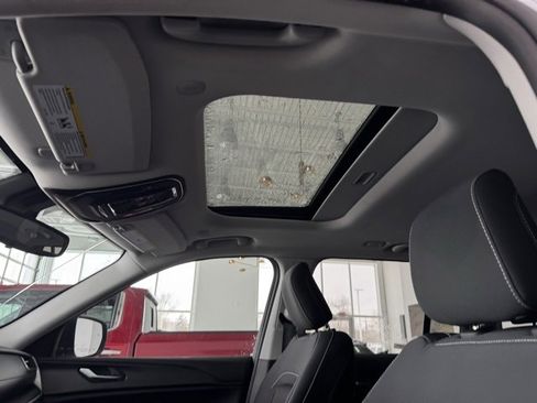 Used 2023 Jeep Grand Cherokee Laredo image 10