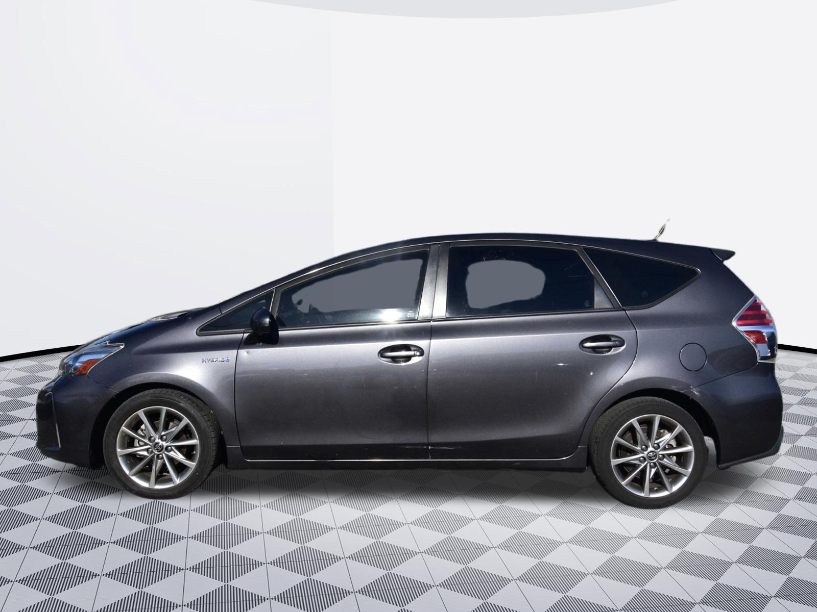 Used 2015 Toyota Prius V Five FWD image 2