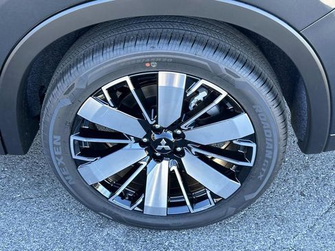 New 2026 Mitsubishi Outlander SE image 13