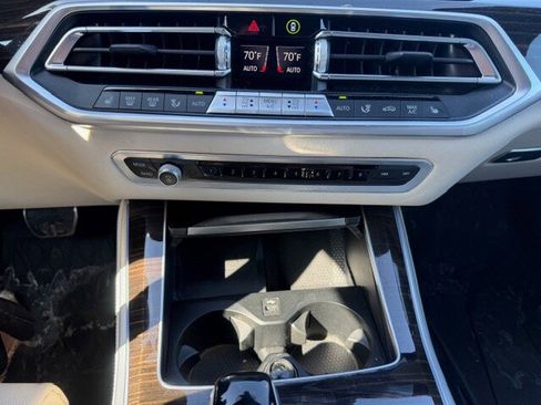 Used 2021 BMW X5 xDrive40i w/ M Sport Package image 22