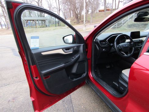 Certified 2021 Ford Escape Titanium w/ Titanium Elite Package image 12