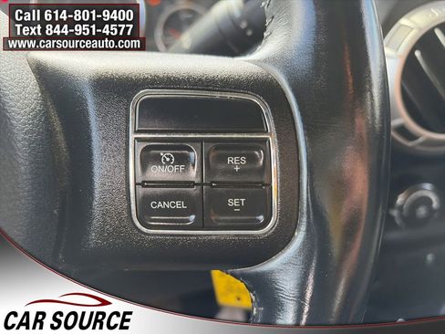 Used 2017 Jeep Wrangler Unlimited Sahara w/ Connectivity Group AWD/4WD image 11
