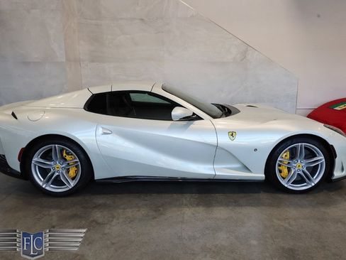 Used 2021 Ferrari 812 GTS RWD image 16