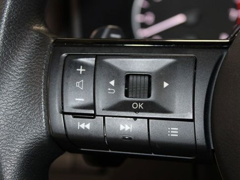 Used 2023 Nissan Rogue SV image 41