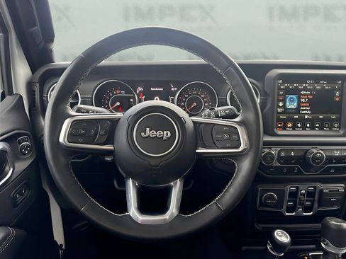 Used 2022 Jeep Wrangler Unlimited Sahara w/ Cold Weather Group AWD/4WD image 12