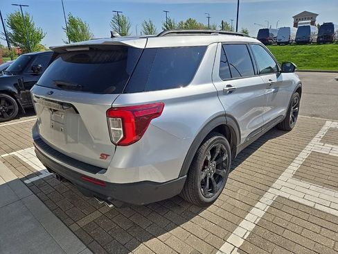 Used 2022 Ford Explorer ST w/ Equipment Group 401A image 5