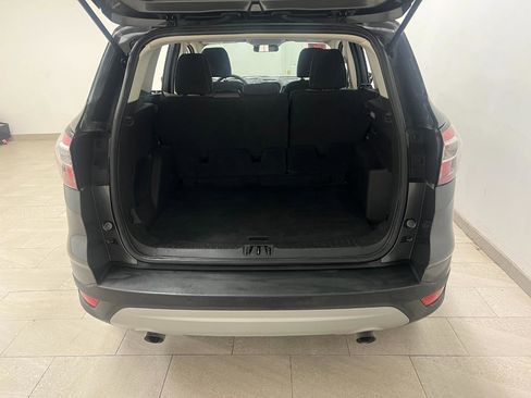 Used 2017 Ford Escape SE w/ Equipment Group 201A FWD image 19