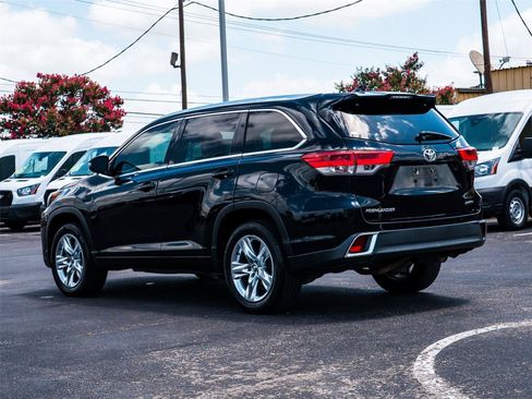 Used 2018 Toyota Highlander Limited FWD image 5