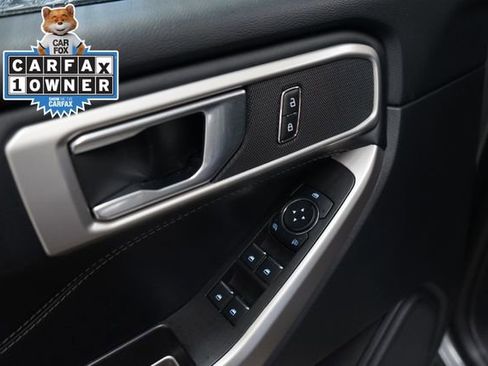 Used 2023 Ford Explorer XLT image 19