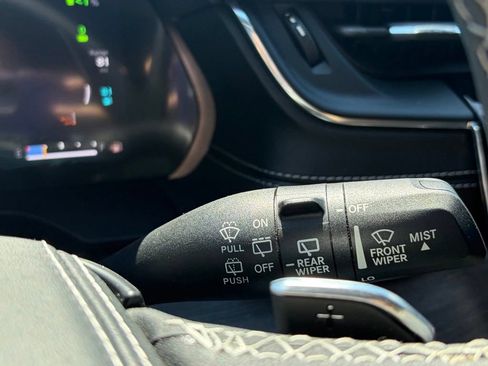 Used 2023 Jeep Grand Cherokee Overland AWD/4WD image 54