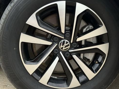 Used 2022 Volkswagen Tiguan S AWD/4WD image 9