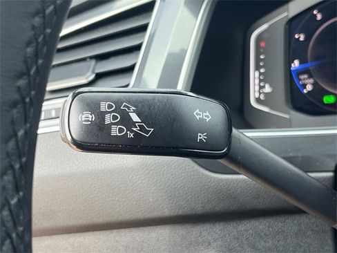 Used 2022 Volkswagen Tiguan SEL R-Line image 32