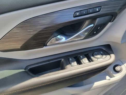 Used 2019 GMC Terrain SLT w/ Preferred Package image 17