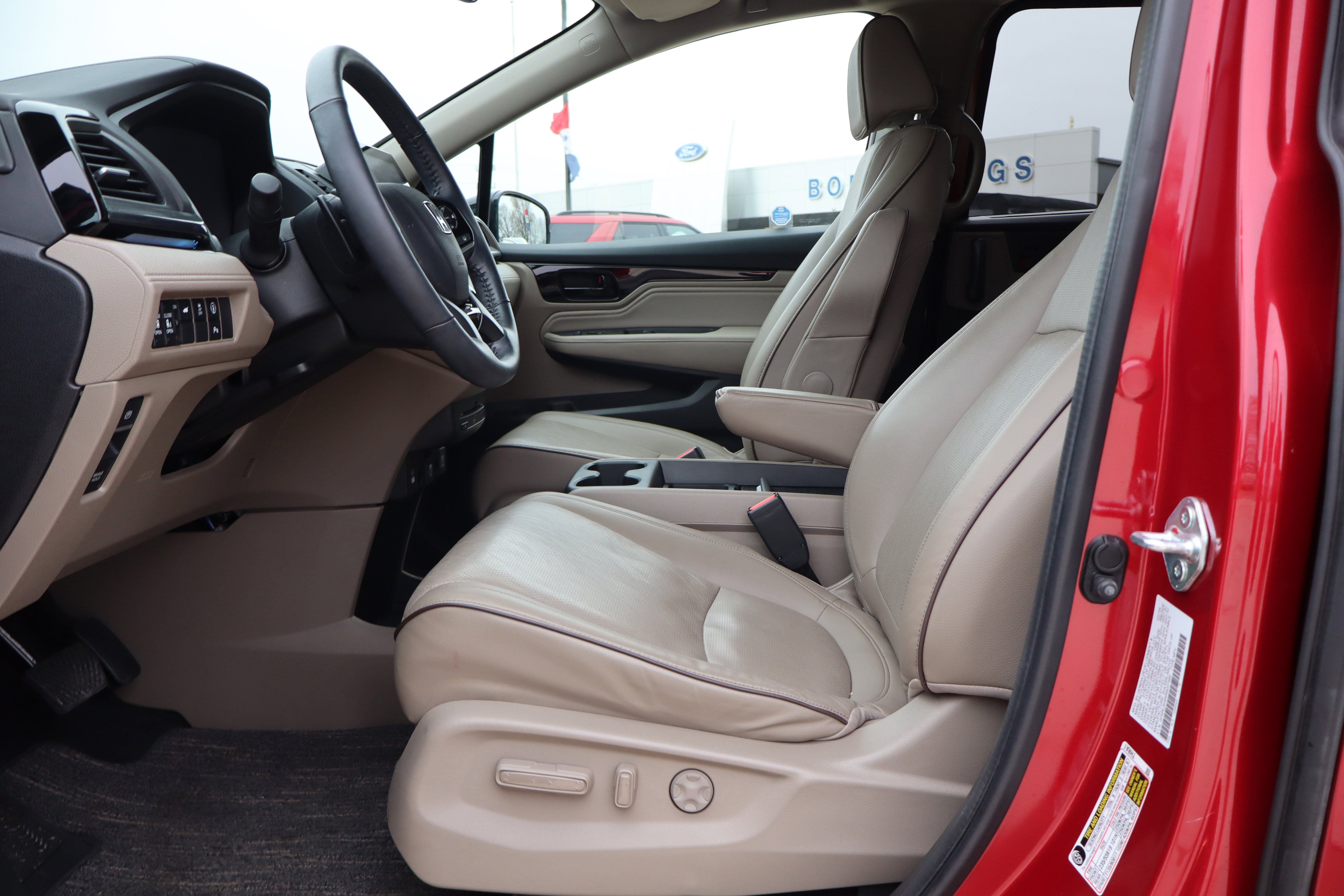 Used 2024 Honda Odyssey Elite image 10