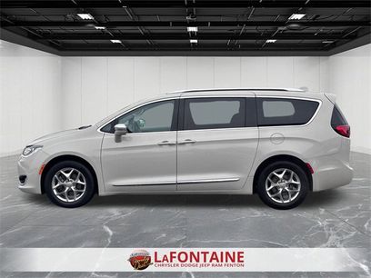 Used 2019 Chrysler Pacifica Limited w/ 8-pass Seating Package