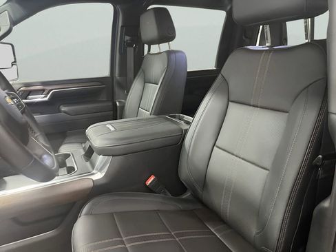 Used 2024 Chevrolet Silverado 3500 High Country w/ High Country Premium Package image 9