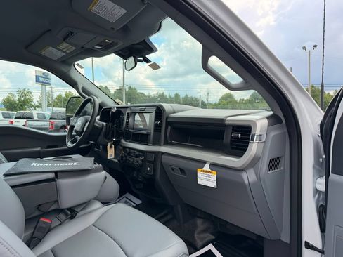 New 2026 Ford F250 XL AWD/4WD image 13