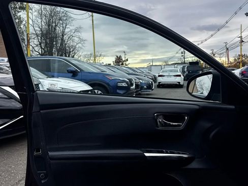 Used 2018 Toyota Avalon XLE Premium image 8