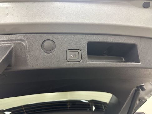 New 2026 Chevrolet Equinox LT w/ Convenience Package II image 24