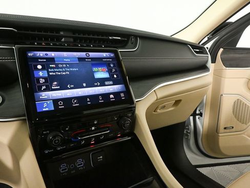 Used 2021 Jeep Grand Cherokee L Limited image 13