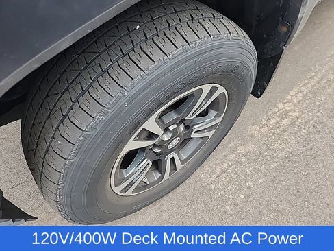 Used 2017 Toyota Tacoma TRD Sport w/ Tow Package (A/T) AWD/4WD image 9