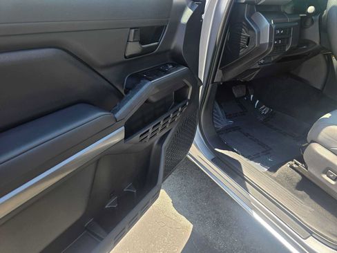 Used 2025 Toyota Tacoma SR5 AWD/4WD image 20