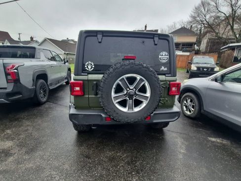 Used 2021 Jeep Wrangler Unlimited Sahara image 6