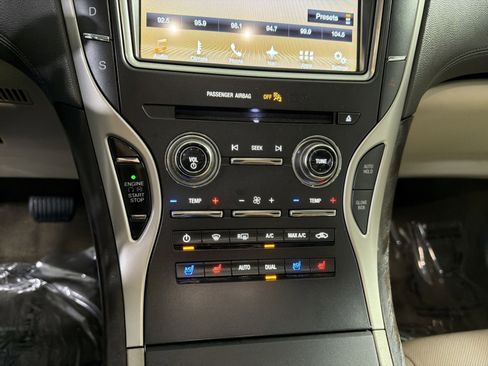 Used 2018 Lincoln MKX Reserve AWD/4WD image 24