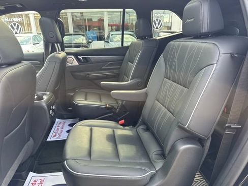 Used 2025 Buick Enclave Avenir w/ Super Cruise Package AWD/4WD image 12