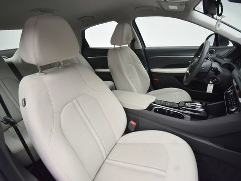 Used 2023 Hyundai Sonata SE w/ Cargo Package FWD image 19