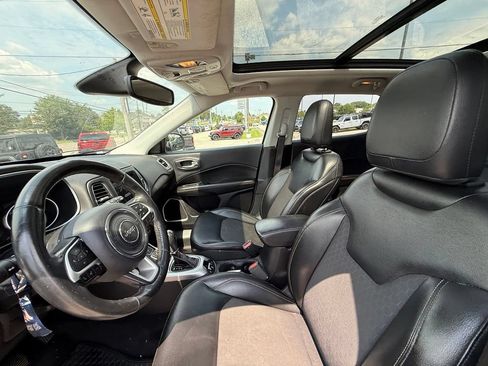 Used 2018 Jeep Compass Latitude w/ Popular Equipment Group AWD/4WD image 12