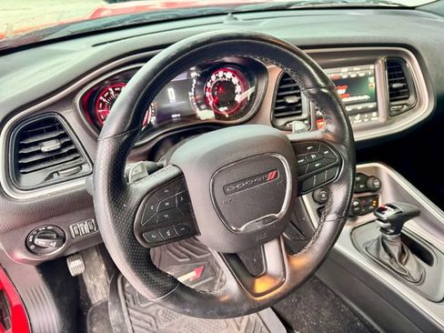 Used 2022 Dodge Challenger GT w/ Blacktop Package AWD/4WD image 10