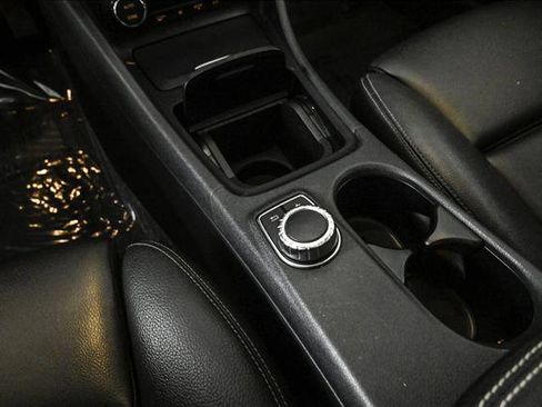 Used 2016 Mercedes-Benz GLA 250 4MATIC image 13