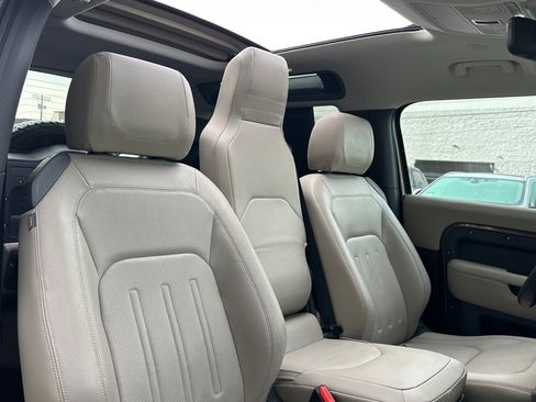 Used 2021 Land Rover Defender 90 First Edition image 31