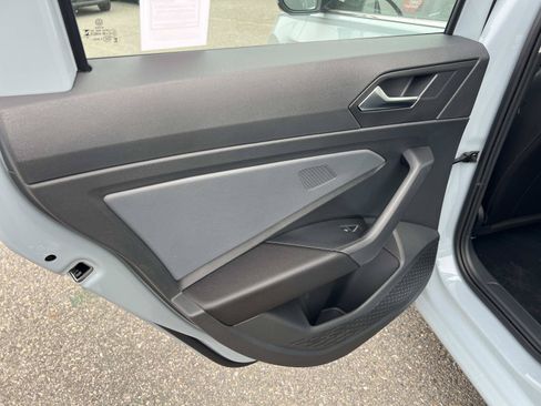 New 2026 Volkswagen Jetta SE FWD image 24