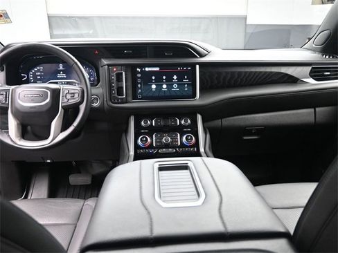 Used 2024 GMC Yukon Denali image 2