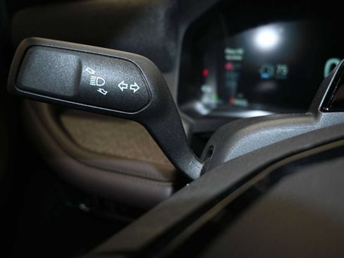 Used 2025 Ford Explorer Platinum RWD image 13